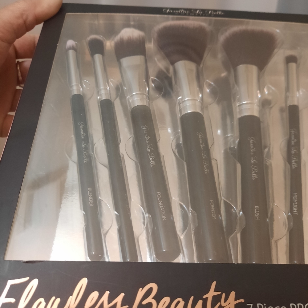 Makeup brushes box set